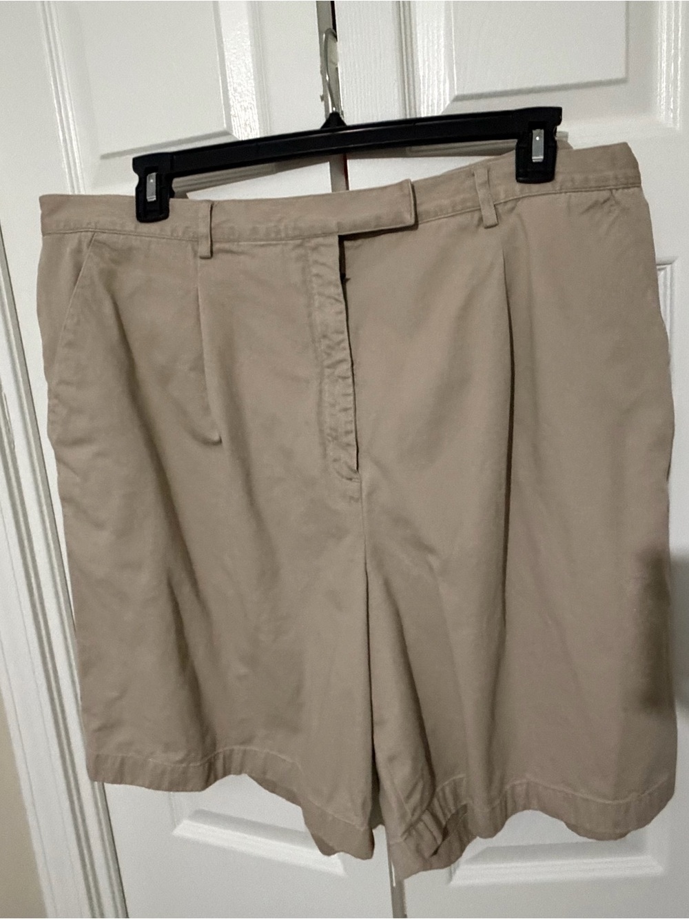 Vintage Sak’s Classic Women's Khaki Shorts 22